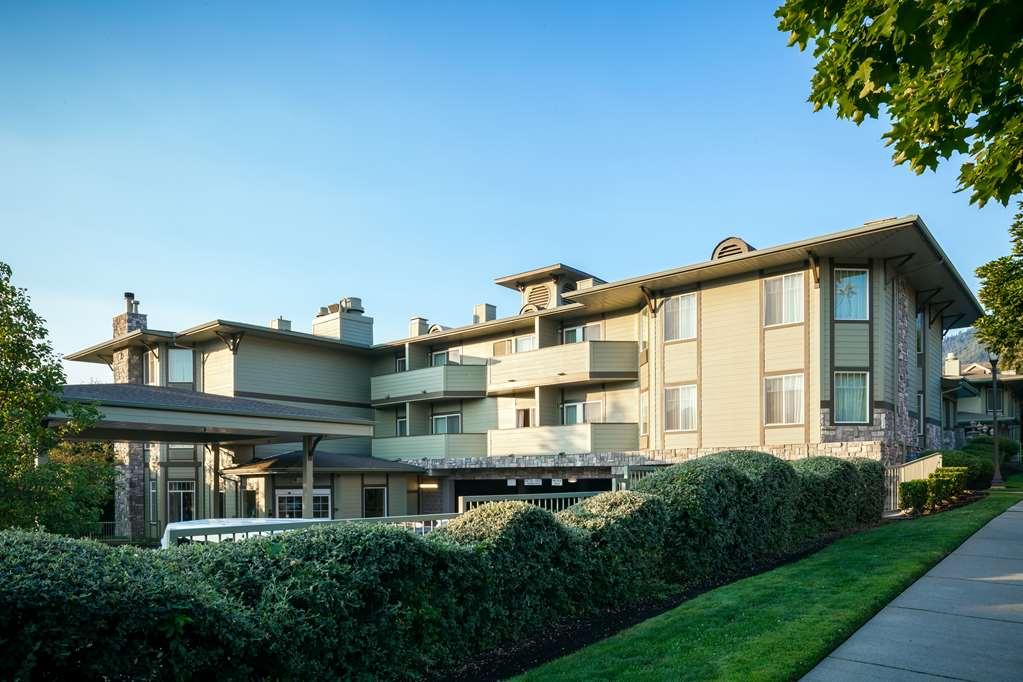 Plaza Inn & Suites At Ashland Creek Exterior foto